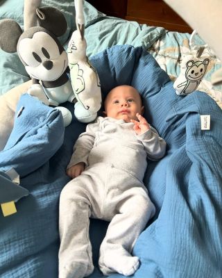 Čekáte letos miminko? 🤰 krásné plyšové kamarády Mickey a Minnie s rokem narození 2025 najdete u nás na obchůdku 🌸💕...